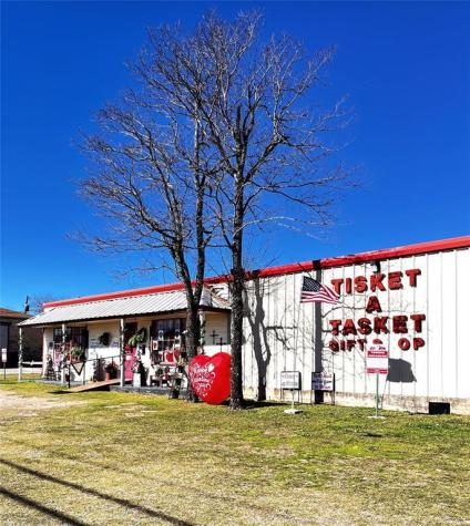 1614 W Cameron Avenue Rockdale TX 76567