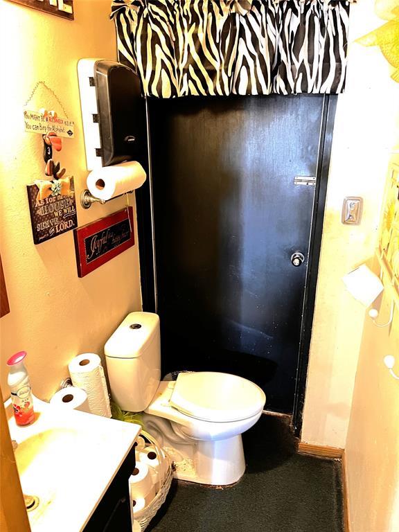 1614 W Cameron Avenue Rockdale TX 76567