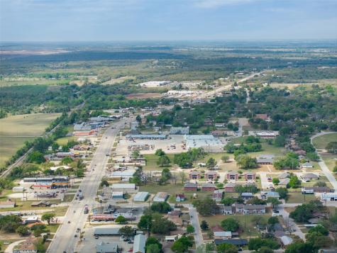 1306 W Cameron Avenue Rockdale TX 76567