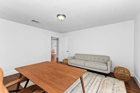 1512 W Koenig Lane Austin TX 78756