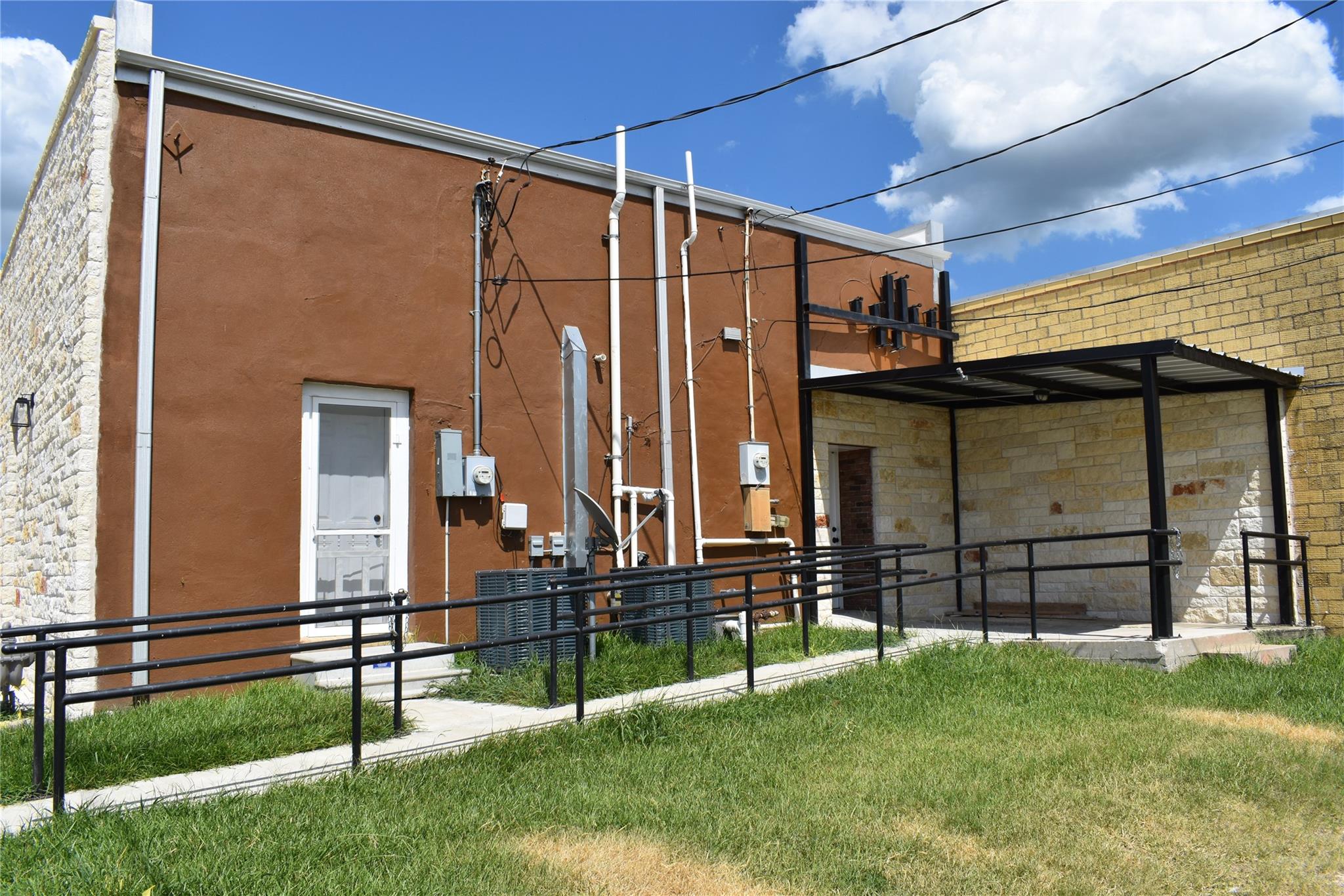 239 N Main Street Rockdale TX 76567