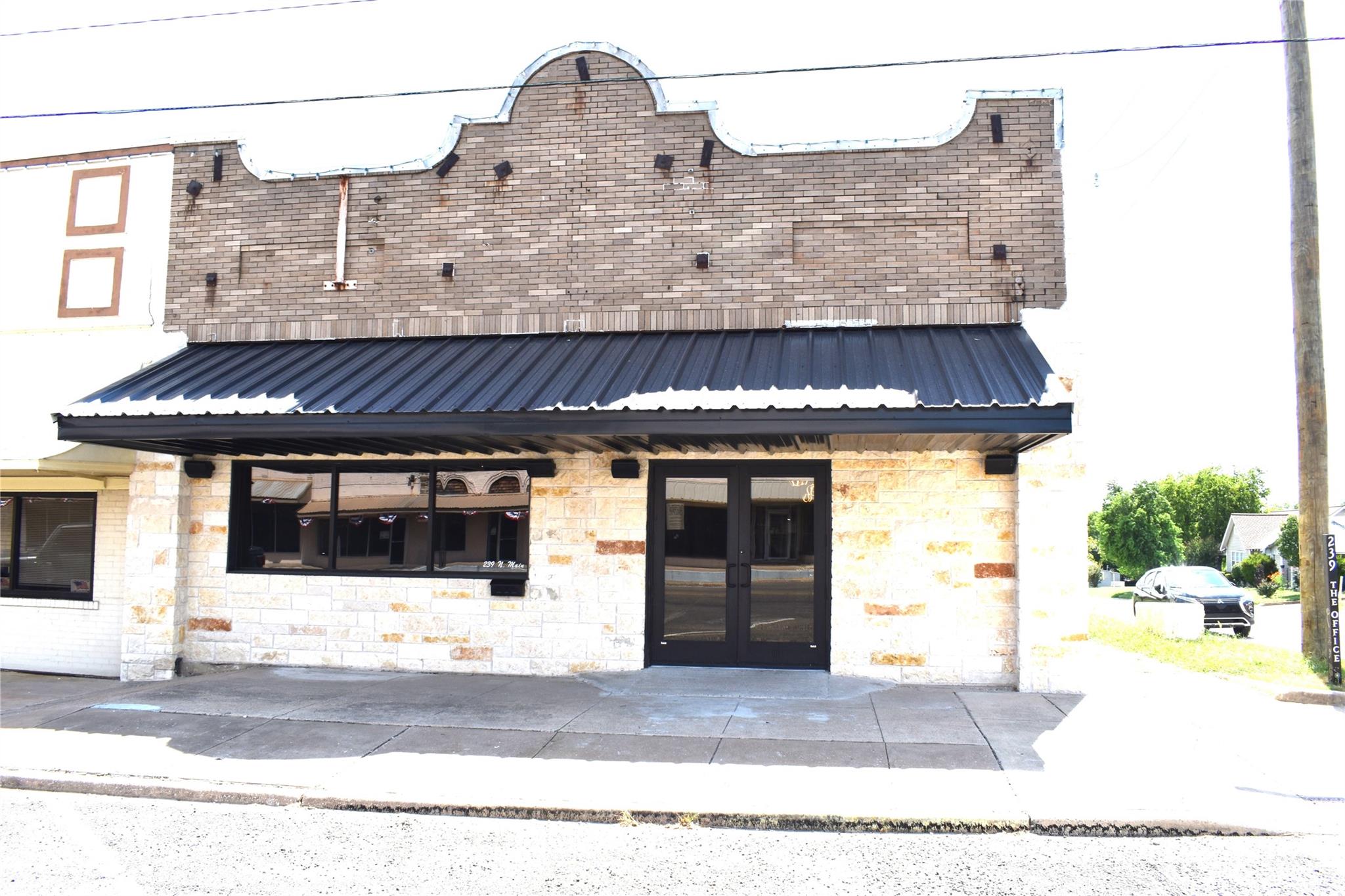 239 N Main Street Rockdale TX 76567