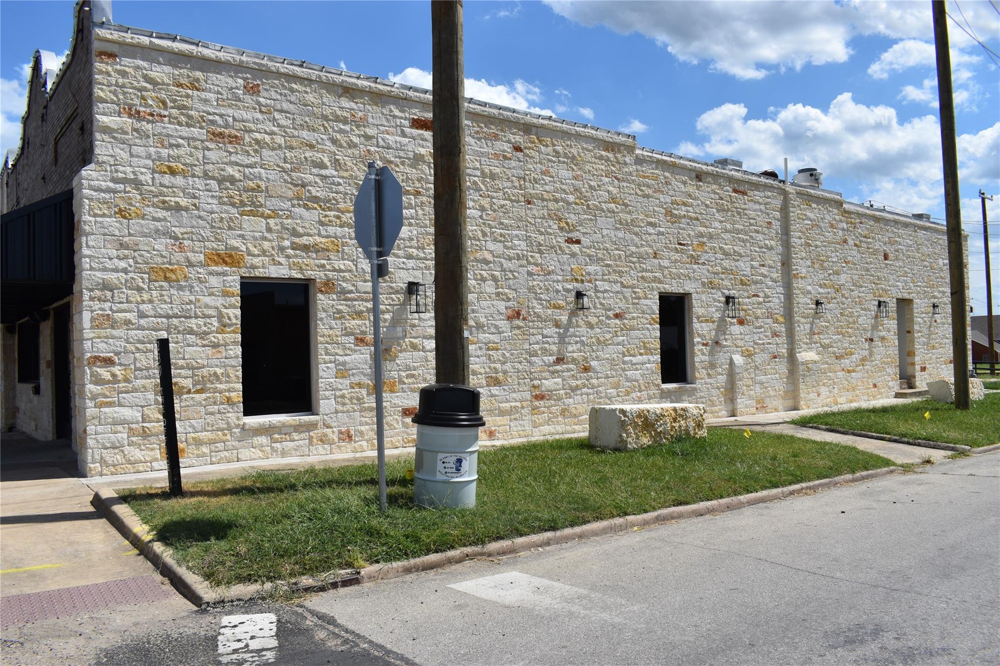 239 N Main Street Rockdale TX 76567