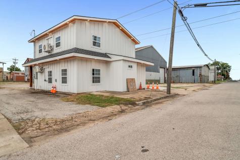 136 S Caldwell-a Street Giddings TX 78942