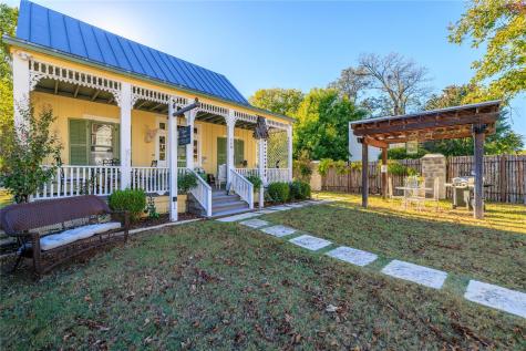 119 W San Antonio Street Fredericksburg TX 78624
