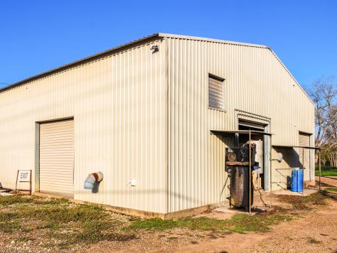 201 S Ridge Street Hallettsville TX 77964