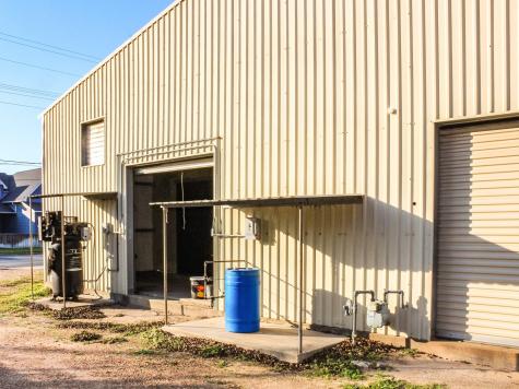 201 S Ridge Street Hallettsville TX 77964