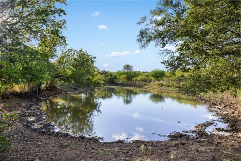 399 Seals Creek Road Lockhart TX 78644