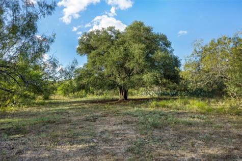 399 Seals Creek Road Lockhart TX 78644