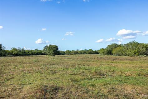 399 Seals Creek Road Lockhart TX 78644