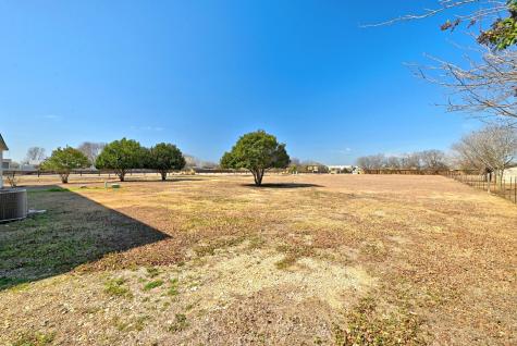 1437 Heidenreich Lane Uhland TX 78640