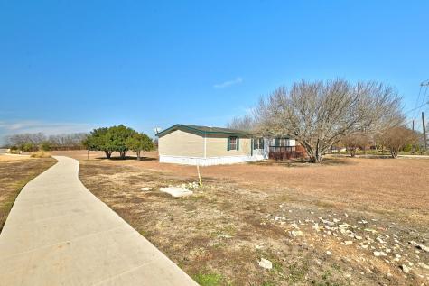 1437 Heidenreich Lane Uhland TX 78640