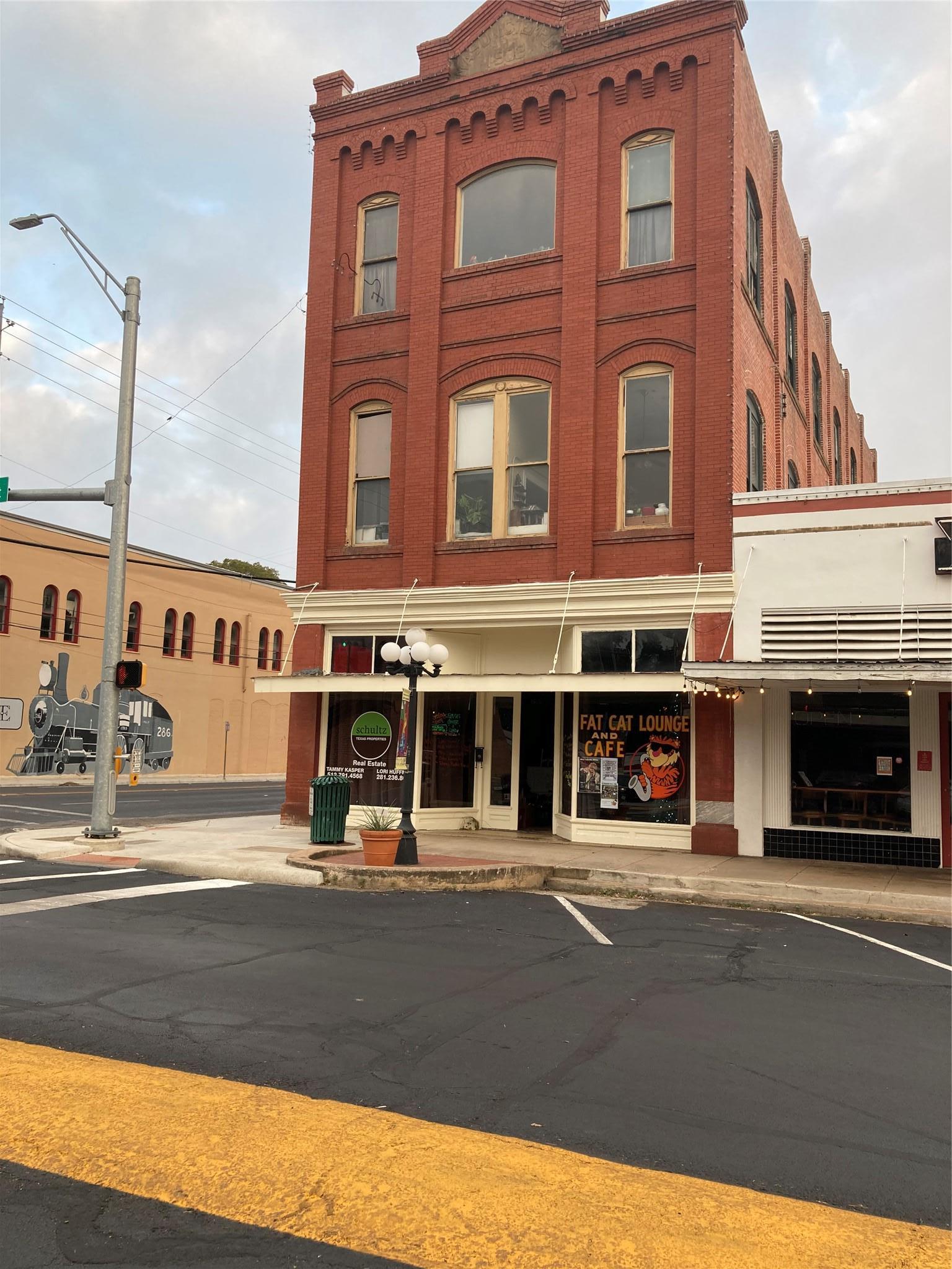 301 Main Street Smithville TX 78957