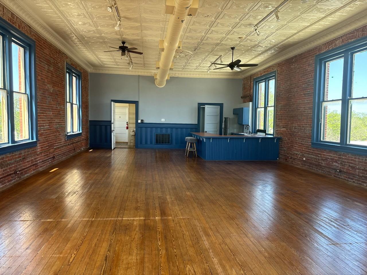 301 Main Street Smithville TX 78957