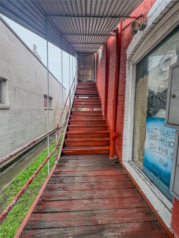 161 S. Main Street Giddings TX 78942