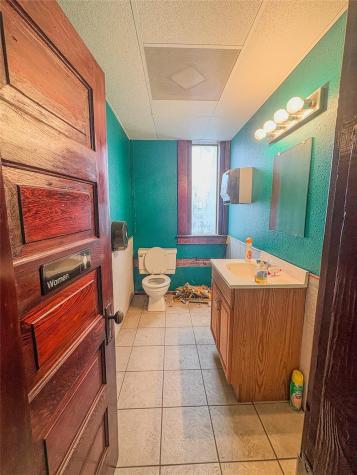 161 S. Main Street Giddings TX 78942