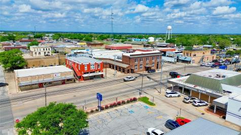 161 S. Main Street Giddings TX 78942