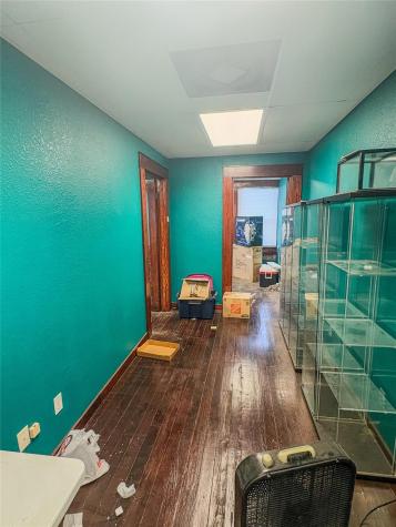 161 S. Main Street Giddings TX 78942