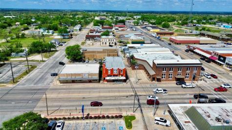 161 S. Main Street Giddings TX 78942