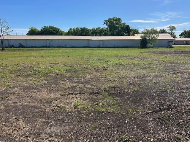 2215 W 2nd Street W Taylor TX 76574