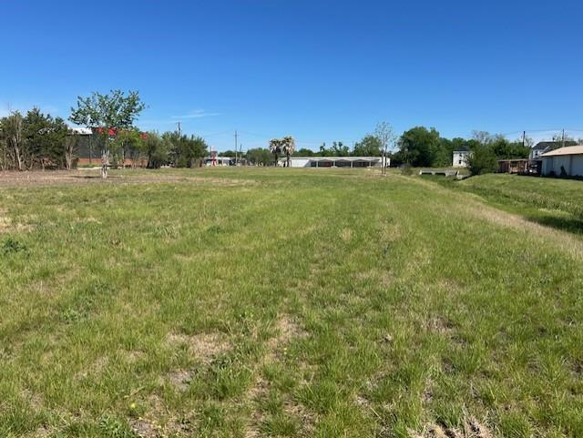 2215 W 2nd Street W Taylor TX 76574