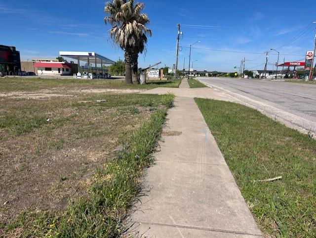 2215 W 2nd Street W Taylor TX 76574