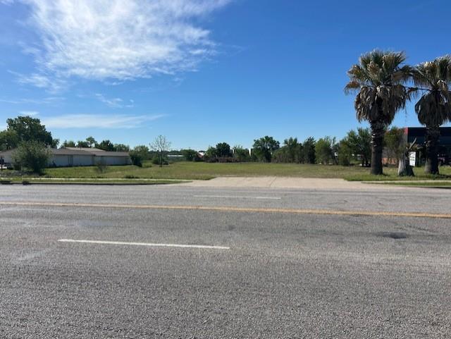2215 W 2nd Street W Taylor TX 76574