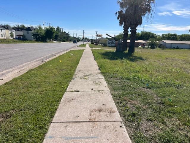 2215 W 2nd Street W Taylor TX 76574