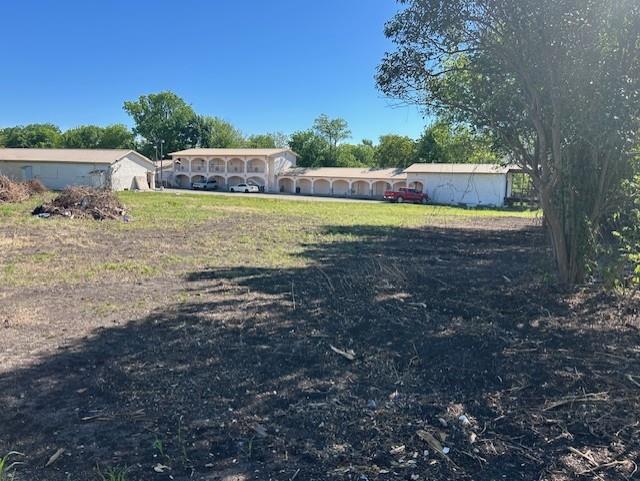 2215 W 2nd Street W Taylor TX 76574