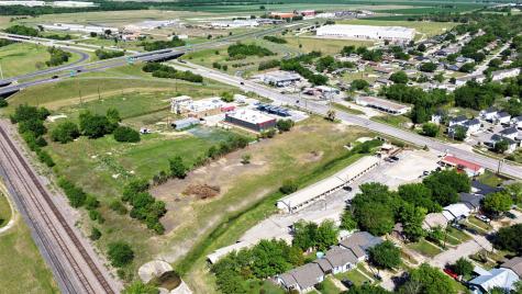 2215 W 2nd Street W Taylor TX 76574