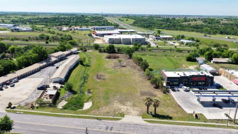 2215 W 2nd Street W Taylor TX 76574