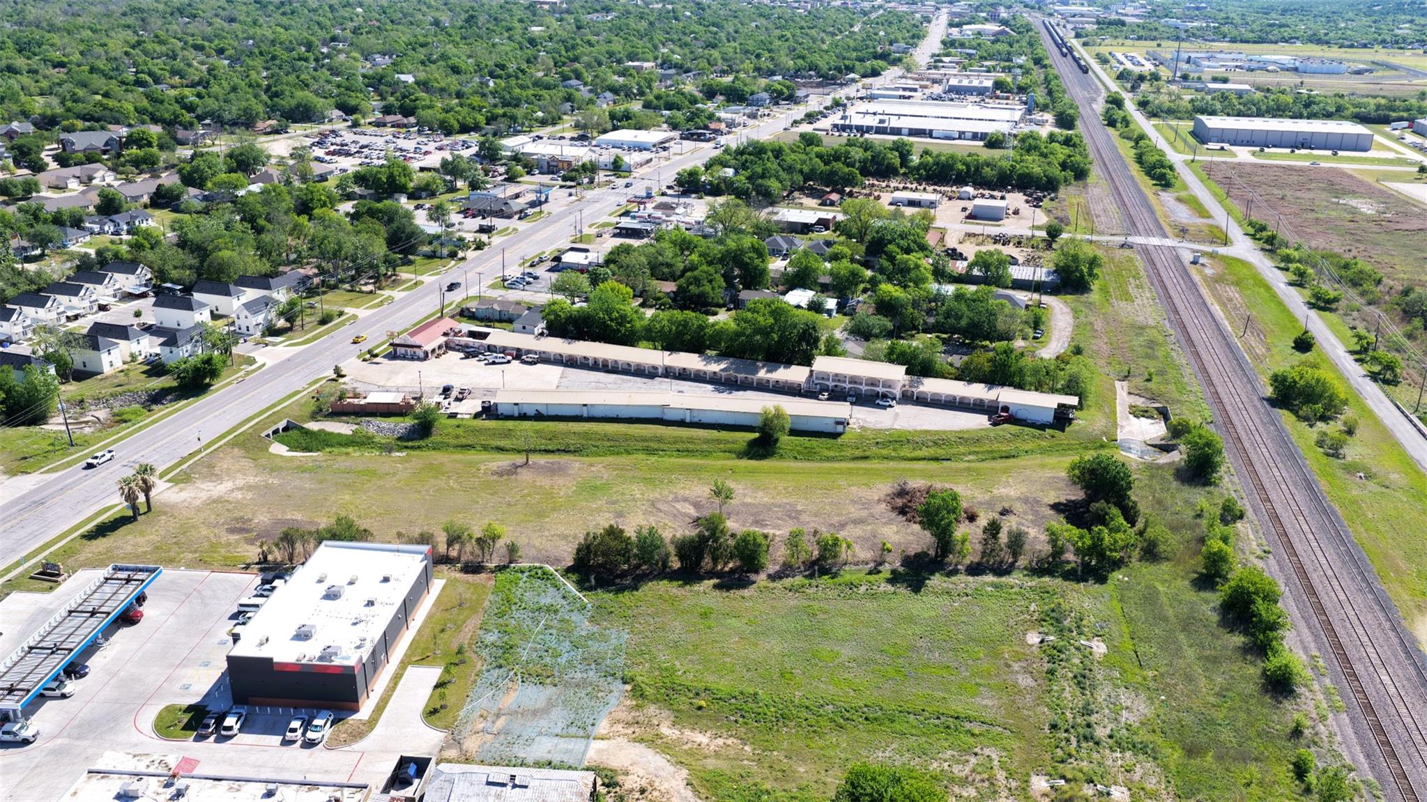 2215 W 2nd Street W Taylor TX 76574