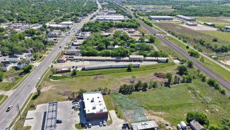 2215 W 2nd Street W Taylor TX 76574