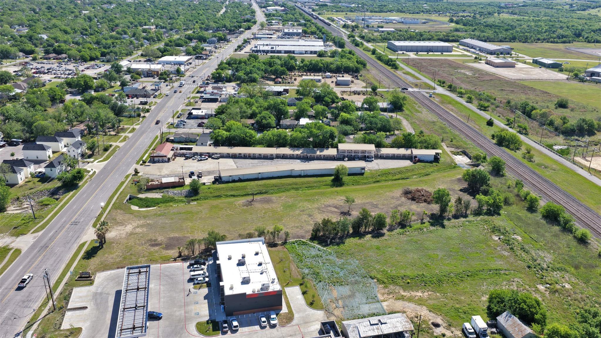 2215 W 2nd Street W Taylor TX 76574