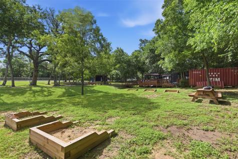 320 S Wilcox Street Rockdale TX 76567