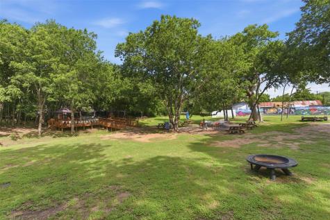 320 S Wilcox Street Rockdale TX 76567