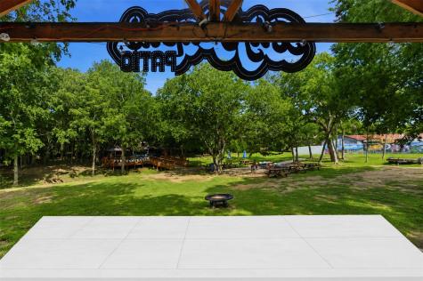 320 S Wilcox Street Rockdale TX 76567