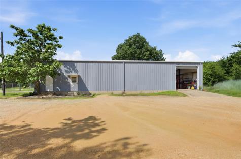 320 S Wilcox Street Rockdale TX 76567
