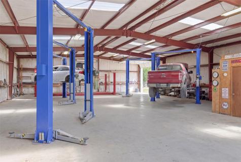 320 S Wilcox Street Rockdale TX 76567