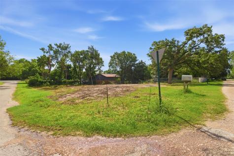 320 S Wilcox Street Rockdale TX 76567