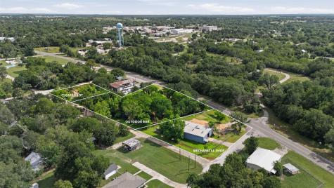 320 S Wilcox Street Rockdale TX 76567