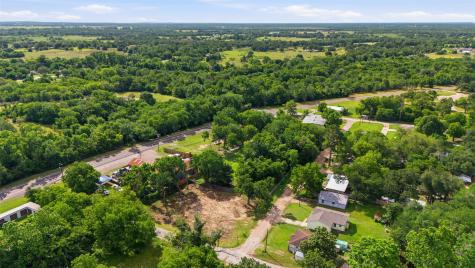 320 S Wilcox Street Rockdale TX 76567