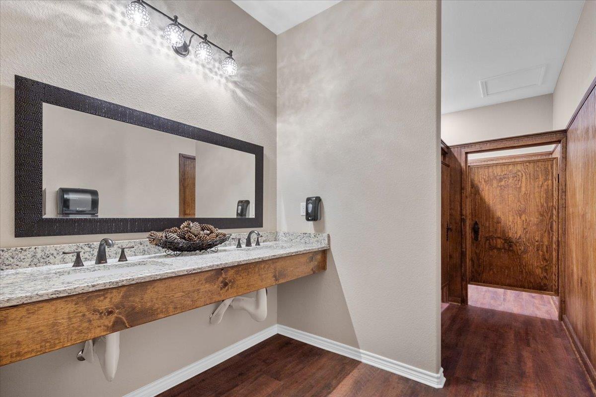 178 Pine Tree Loop Bastrop TX 78602