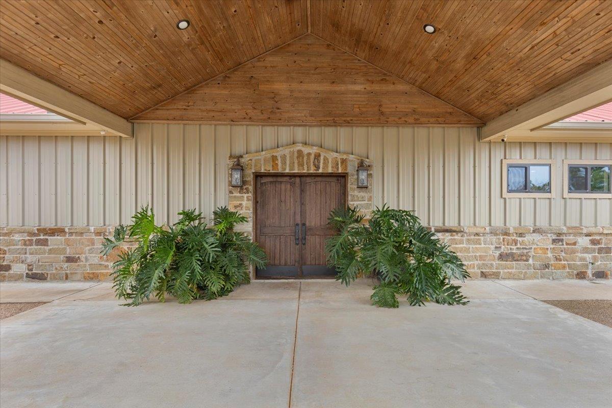 178 Pine Tree Loop Bastrop TX 78602
