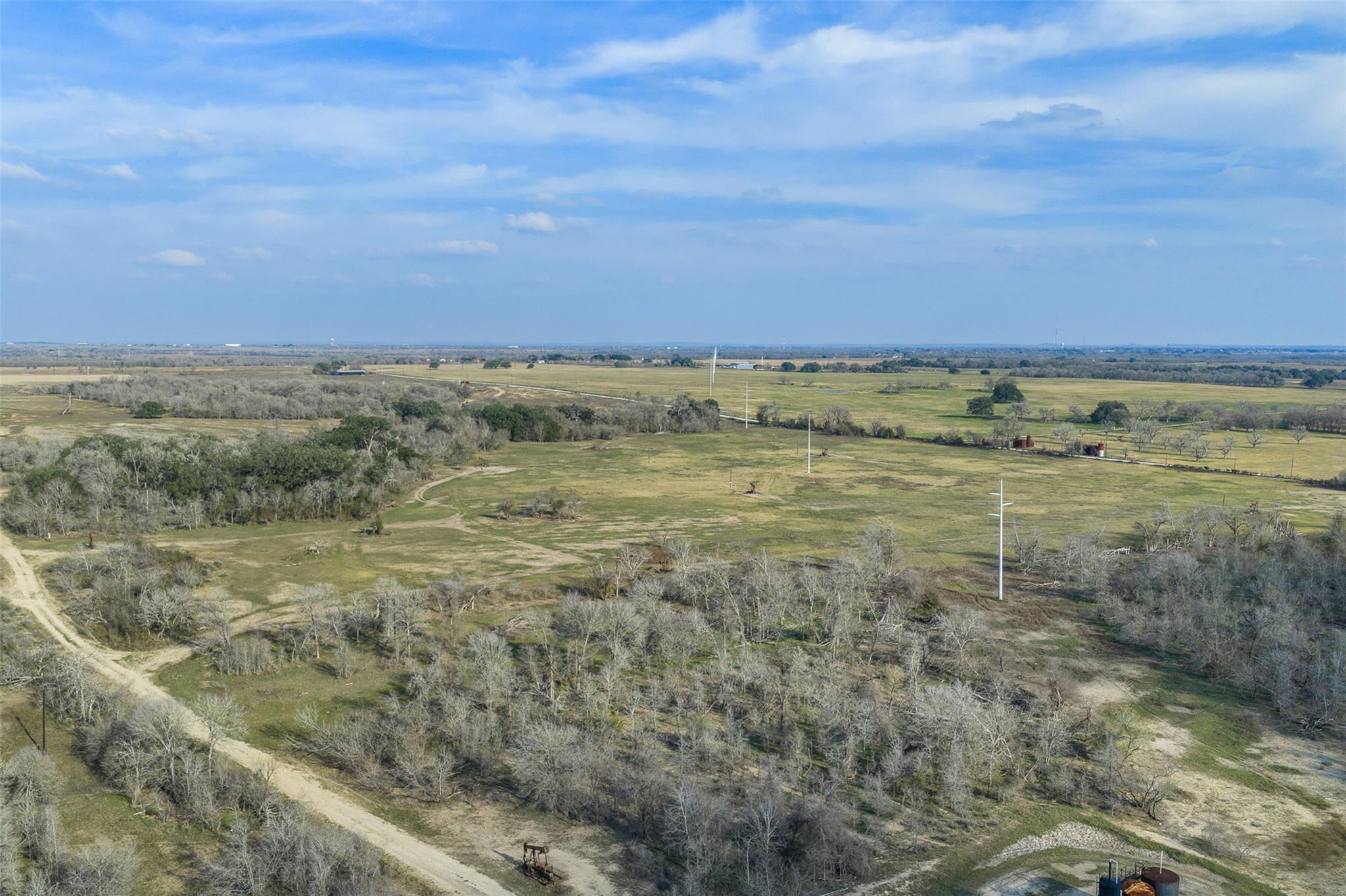1144 Treetop Lane Luling TX 78648