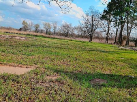 1304 E Cameron Avenue Rockdale TX 76567