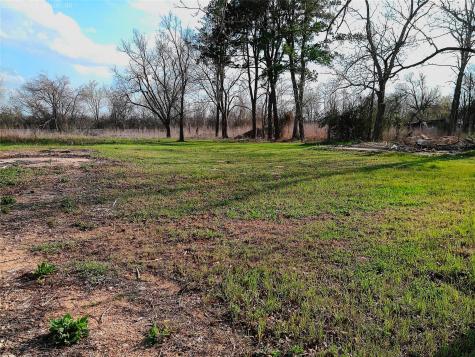 1304 E Cameron Avenue Rockdale TX 76567