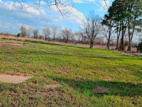 1304 E Cameron Avenue Rockdale TX 76567