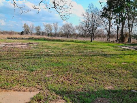 1304 E Cameron Avenue Rockdale TX 76567