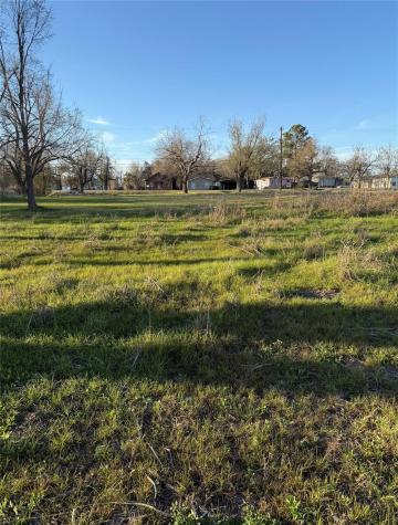 1304 E Cameron Avenue Rockdale TX 76567